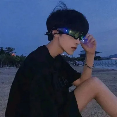 2025新款好看的头像男生真人帅气