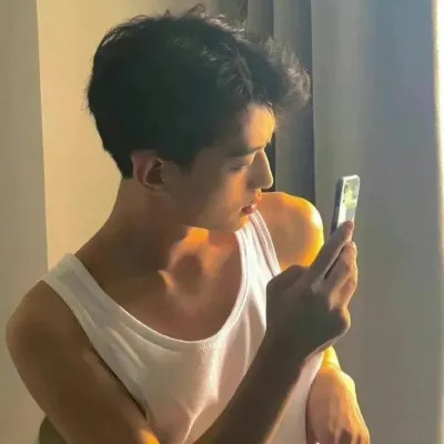 2025新款好看的头像男生真人帅气
