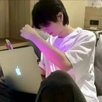 2025新款好看的头像男生真人帅气
