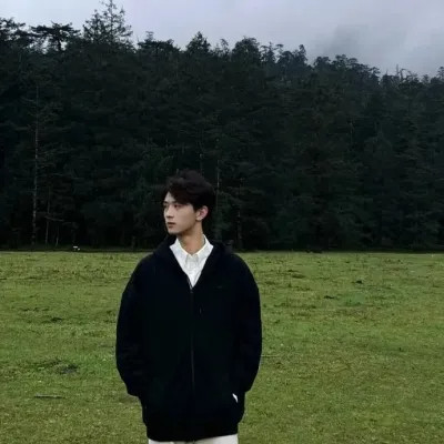 2025新款好看的头像男生真人帅气