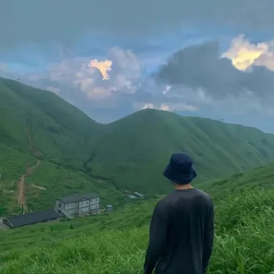 2025新款好看的头像男生真人帅气