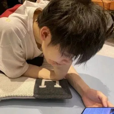2025新款好看的头像男生真人帅气