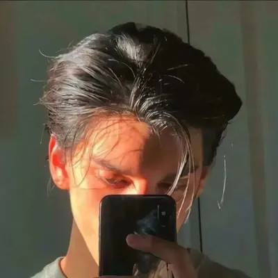 2025新款好看的头像男生真人帅气