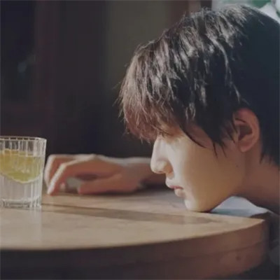 2025最新男生真人很酷的头像