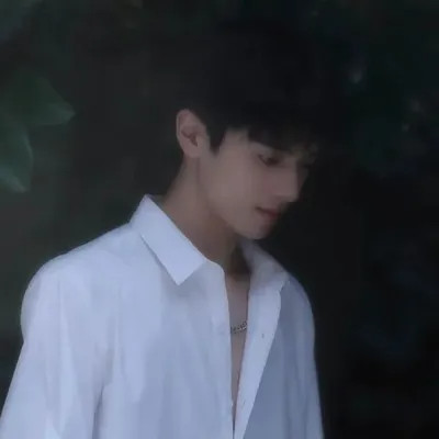 2025最新男生真人很酷的头像