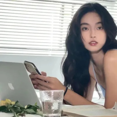 2025最火女生头像图片真人