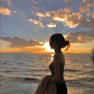 2025最火女生头像图片真人