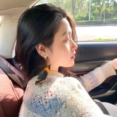 2025最火女生头像图片真人