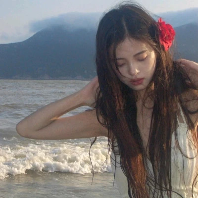 2025最火女生头像图片真人