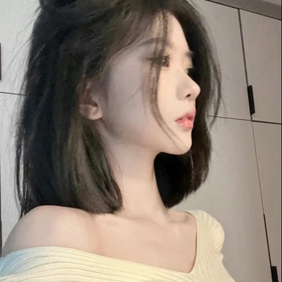 2025最火女生头像图片真人