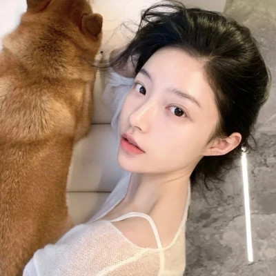 2025最火女生头像图片真人