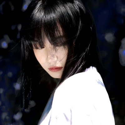 2025最火女生头像图片真人