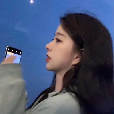 2025最火女生头像图片真人
