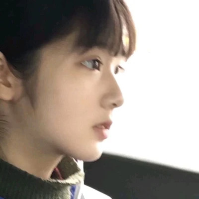 2025最火女生头像图片真人