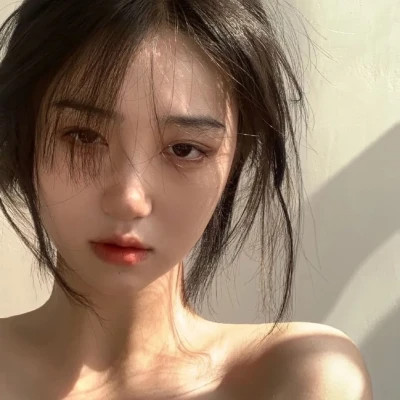 2025年女生真人版头像好看