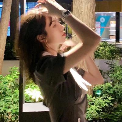 2025年女生真人版头像好看
