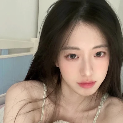 2025年女生真人版头像好看