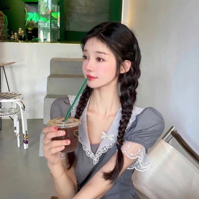2025年女生真人版头像好看