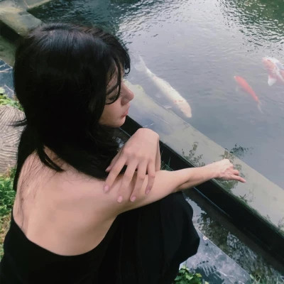 2025年女生真人版头像好看