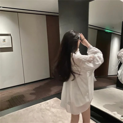 2025年女生真人版头像好看