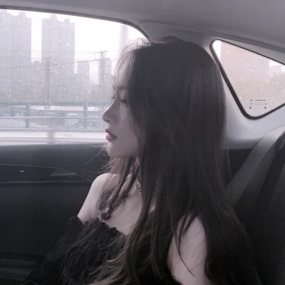 有颜有钱女生头像