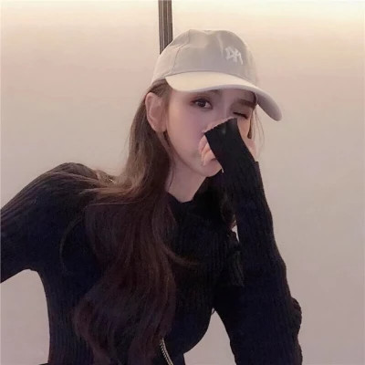有颜有钱女生头像