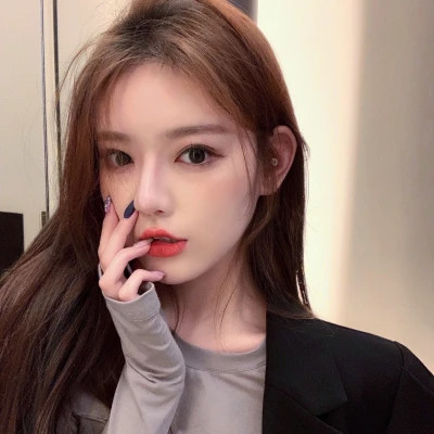 有颜有钱女生头像