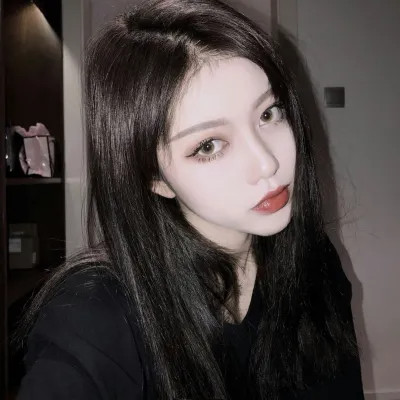 有颜有钱女生头像