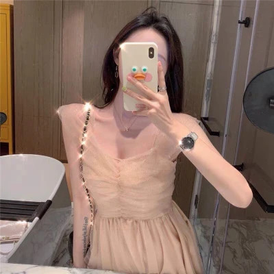 有颜有钱女生头像