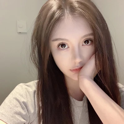有颜有钱女生头像