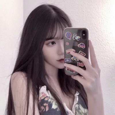 有颜有钱女生头像