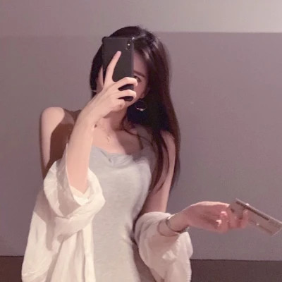有颜有钱女生头像