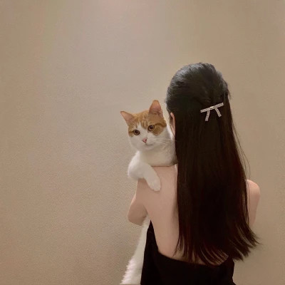 有颜有钱女生头像