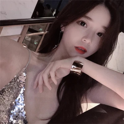 有颜有钱女生头像