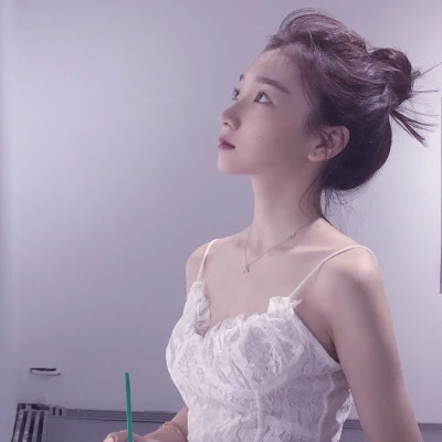 显得有钱的头像女