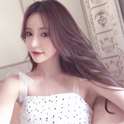 显得有钱的头像女