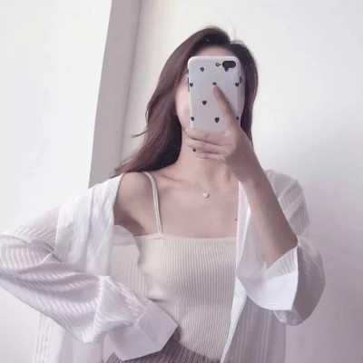 显得有钱的头像女