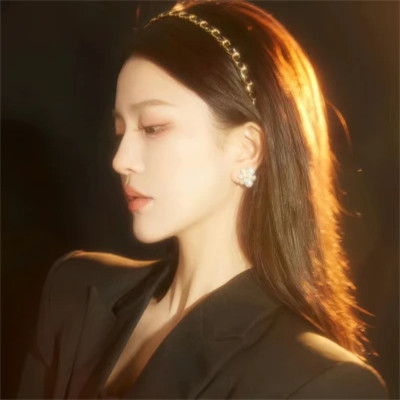 真人好看高级ins女生头像质感