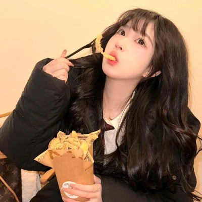 女生充满青春气息的头像图片