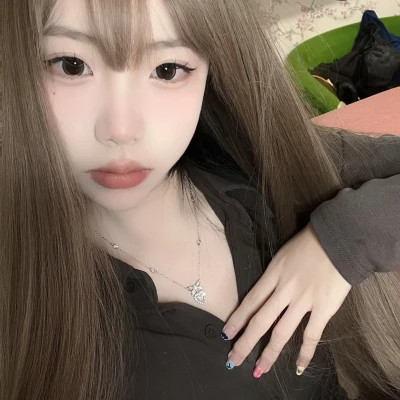女生充满青春气息的头像图片