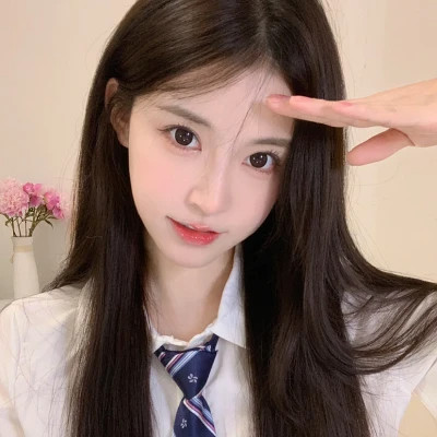 女生青春感十足的头像图片