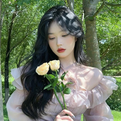 女生青春感十足的头像图片