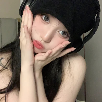 女生青春感十足的头像图片