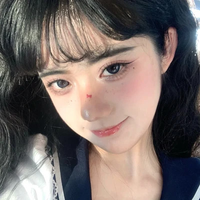 女生青春感十足的头像图片