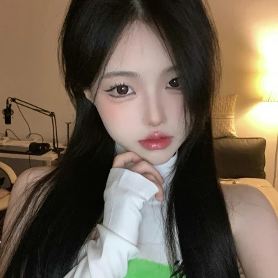 女生青春感十足的头像图片