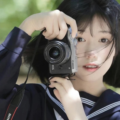 女生青春感十足的头像图片