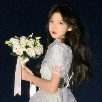 女生青春感十足的头像图片