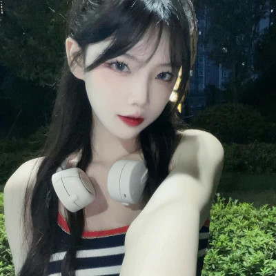 女生青春感十足的头像图片