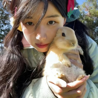 爆火的可爱高清2025女生头像