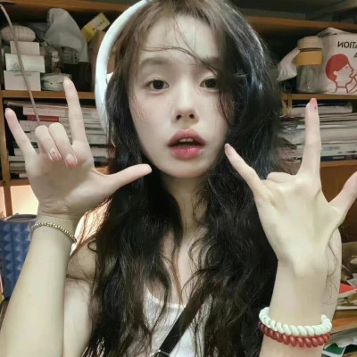 爆火的可爱高清2025女生头像